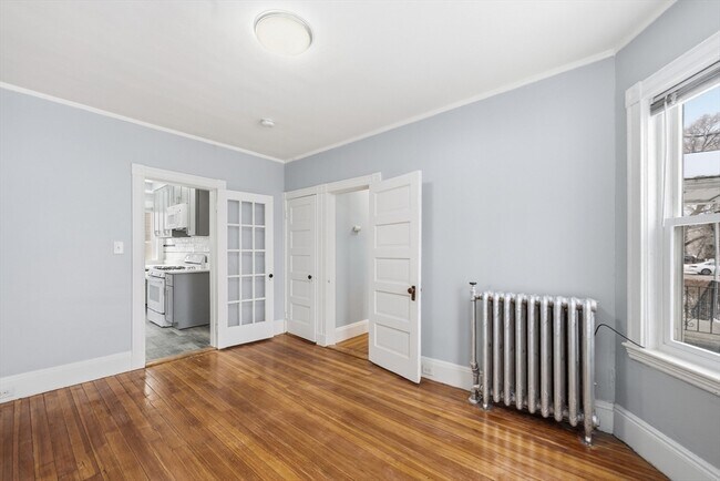 Building Photo - 111 Dustin St