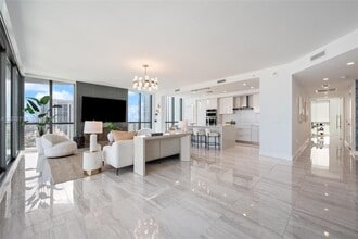 Building Photo - 100 E Las Olas Blvd
