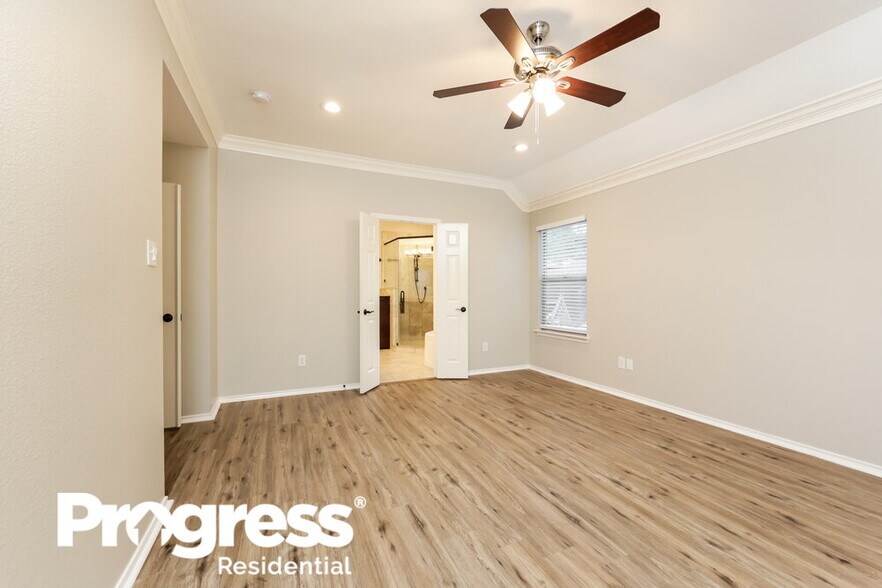 Building Photo - 8835 Vista Springs Dr