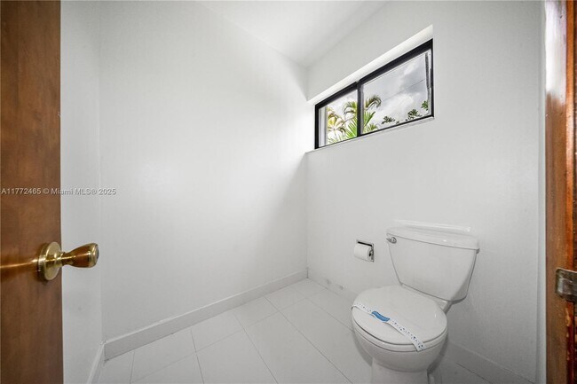 Building Photo - 511 Vittorio Ave