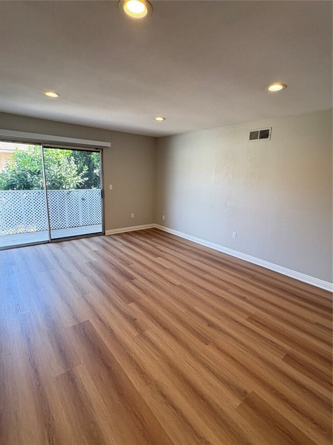 Building Photo - 7271 Elk Cir