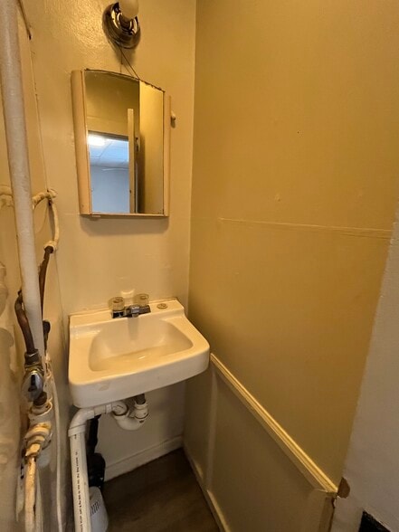 Building Photo - 823 Washington St