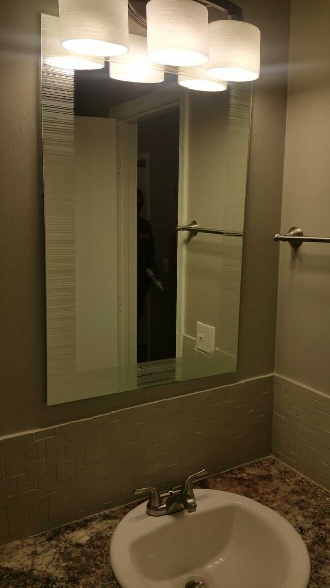 Building Photo - 135 E Ritter St