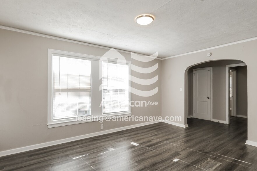 Building Photo - 816 Monterey St