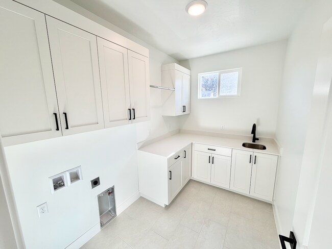 Building Photo - 4135 El Capitan Wy