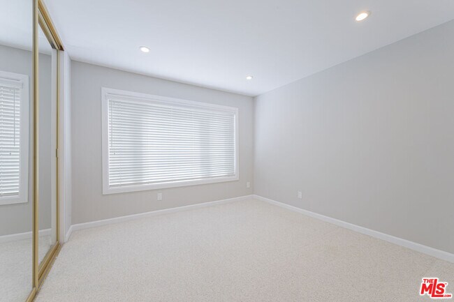 Building Photo - 1338 Harvard St