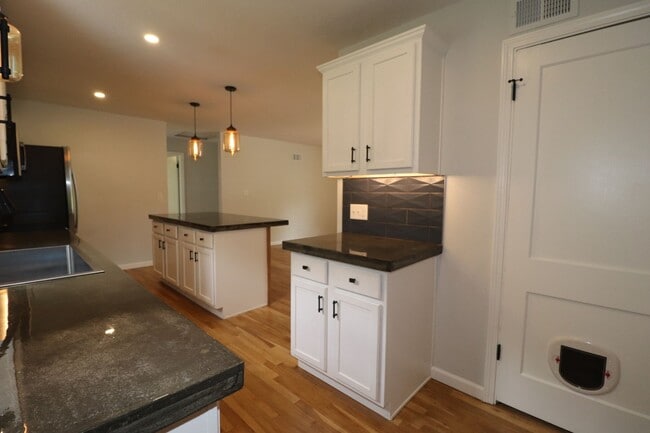 Building Photo - Gorgeous Home for Rent