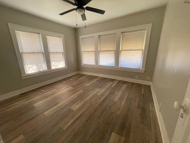 Building Photo - 2107 Joline St