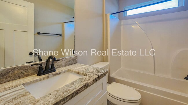 Building Photo - Newly built, spacious open floor concept 3-bedroom 2 bath.  Corner lot and conveniently located j...