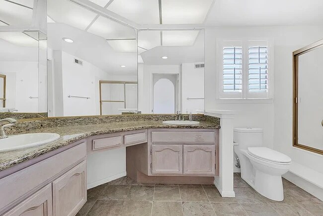 Building Photo - 12021 Falcon Crest Way