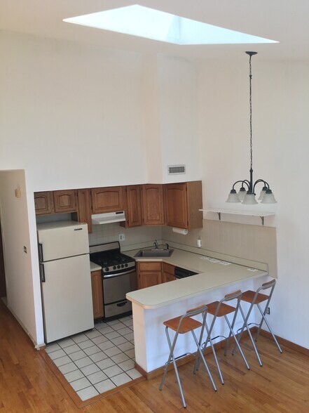 Primary Photo - 625 S 19th St