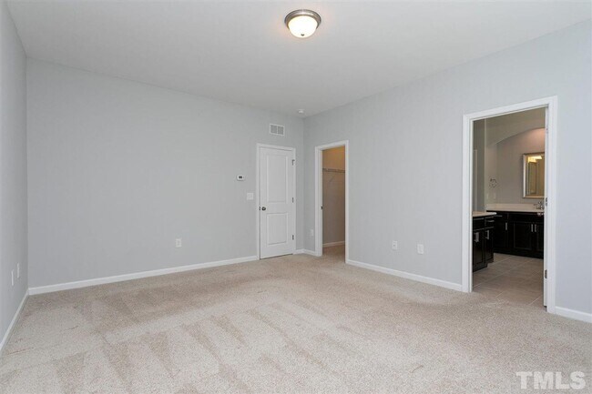 Building Photo - 377 Durants Neck Ln