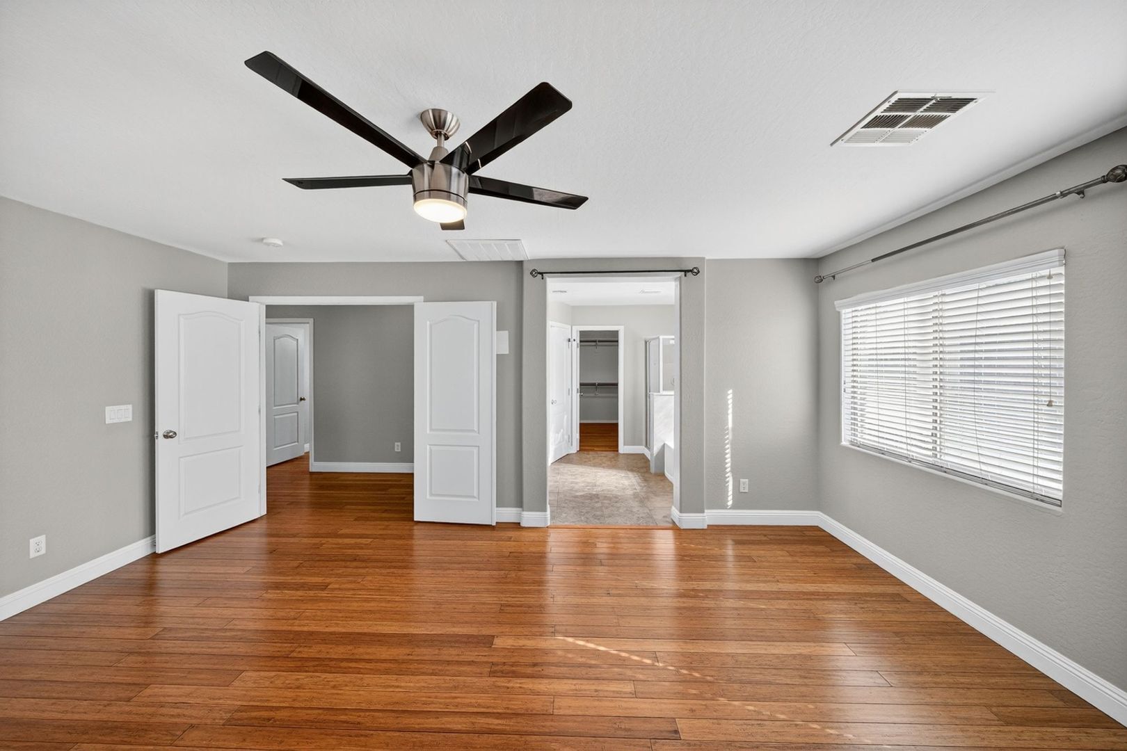 Building Photo - 2353 W Barwick Dr