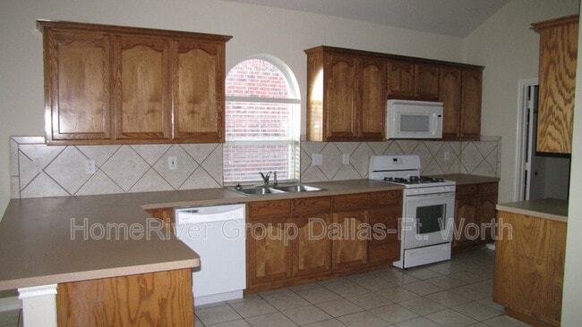 Building Photo - 6353 Ferncreek Ln