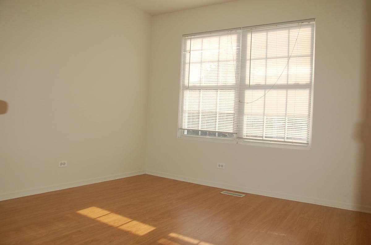 Building Photo - 143 Springbrook Trl S