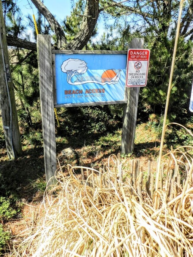 Building Photo - Come live at the Bay! Two Bedroom Willoughby Beach Cottage Available August 1st