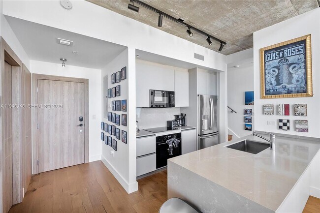 Building Photo - 3470 E Coast Ave