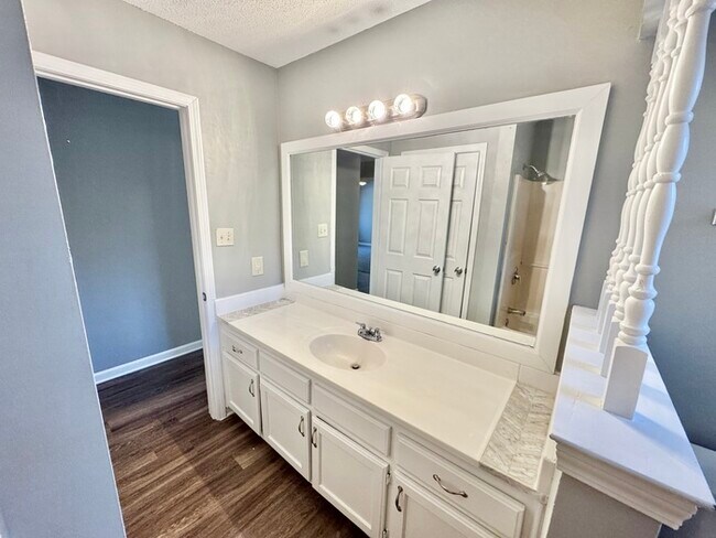 Building Photo - 4015 Hofburg St