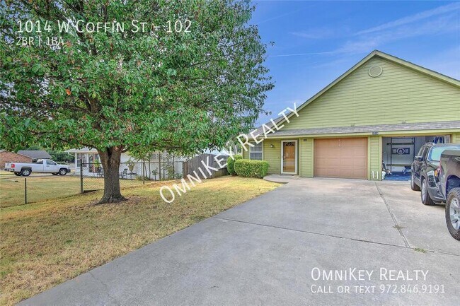 Building Photo - 1014 W Coffin St