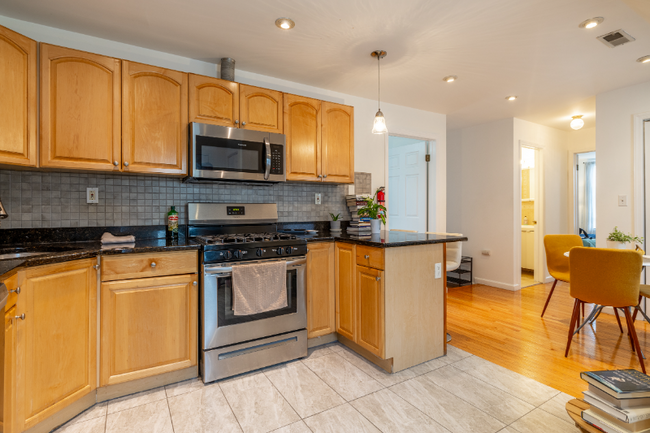 Building Photo - 11 Duer Pl