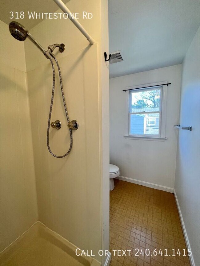 Building Photo - 318 Whitestone Rd