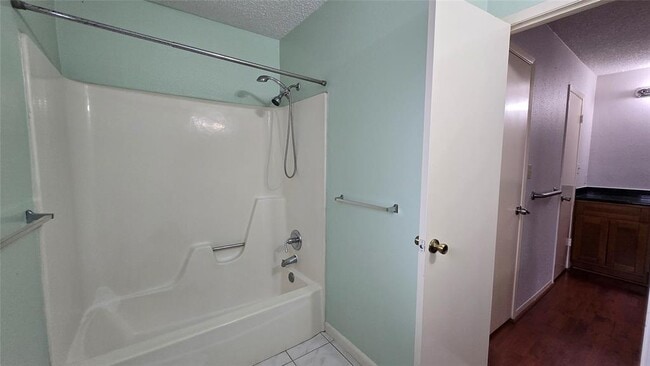 Building Photo - 6634 Briar Glade Dr