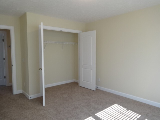 Building Photo - 5566 Oak Chase Dr