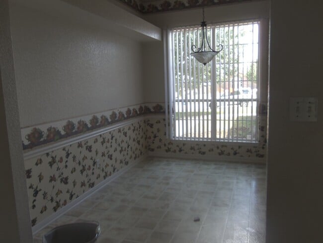 Building Photo - 4201 Windwood Dr