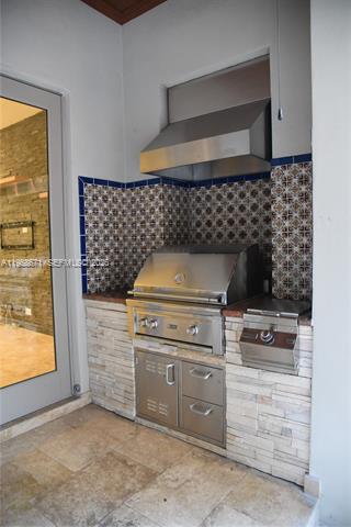 Building Photo - 7560 SW 56th Ct