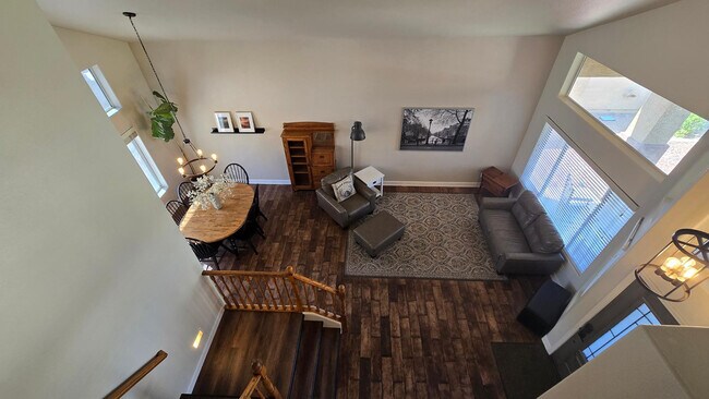 Building Photo - 8213 W Quail Ave