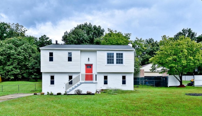 Building Photo - 3704 Oaklawn Rd