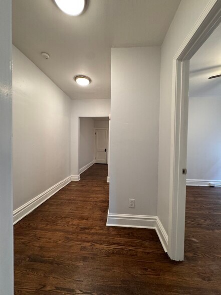 Building Photo - 5023 S Broadway