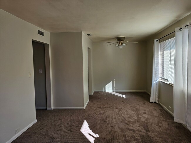 Building Photo - 1535 Hot Springs Ave