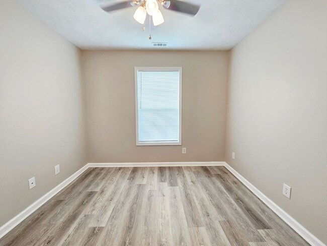 Building Photo - 7796 Buttonwood Ave