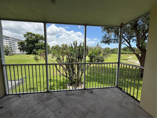 Building Photo - 3351 S Palm Aire Dr