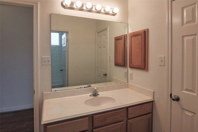 Building Photo - 322 Wild Bird Dr