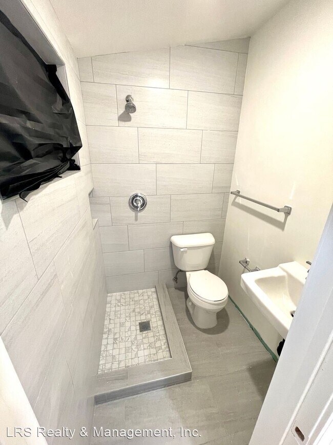 Building Photo - 2 br, 1.5 bath House - 17330 Firma Court