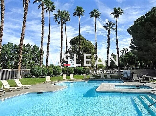 Building Photo - NEWLY REMODELED - One Bedroom Condo