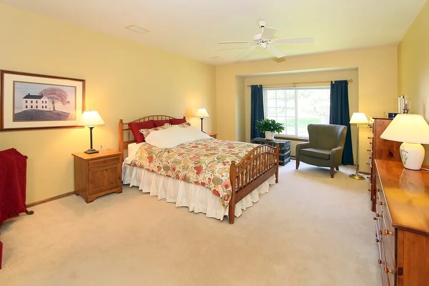 Building Photo - 4990 Nightshade Cir