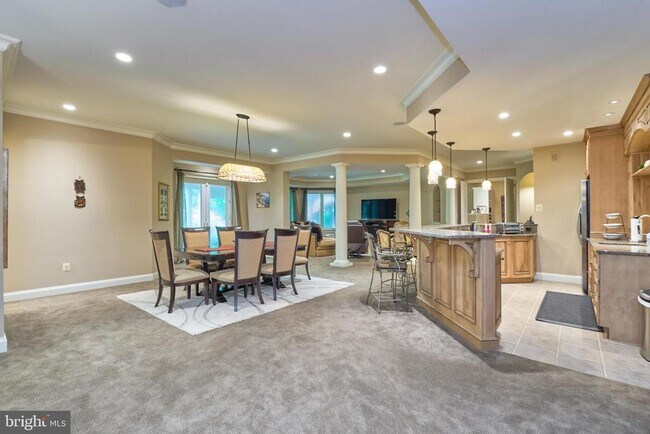 Building Photo - 7841 Montvale Way