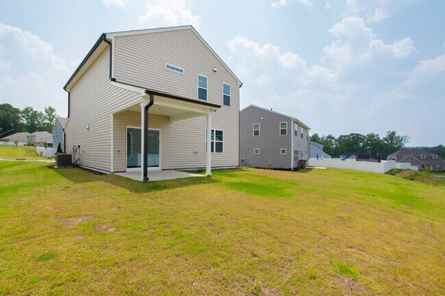 Building Photo - 413 Sunny Flds Dr