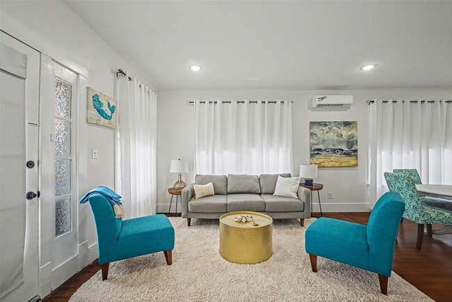 Building Photo - 1912 37th St