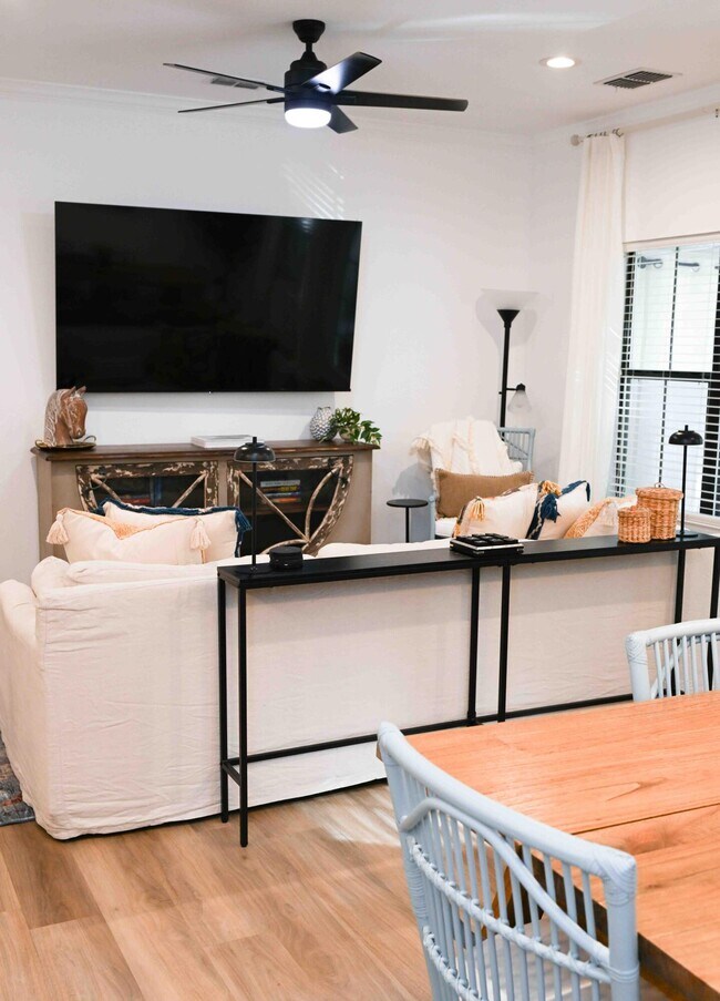 Primary Photo - 90 Southaven Cir