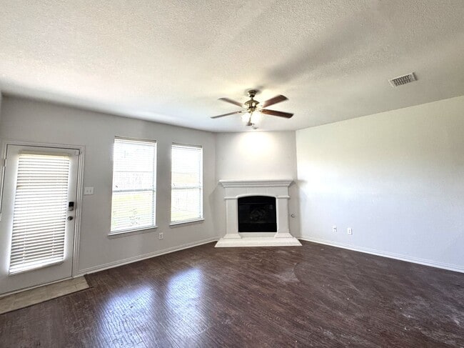 Building Photo - House For Lease in Little Elm