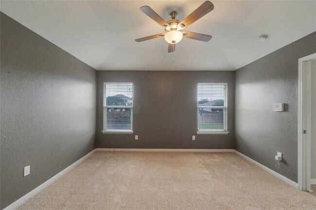 Building Photo - 314 Foxglove Dr