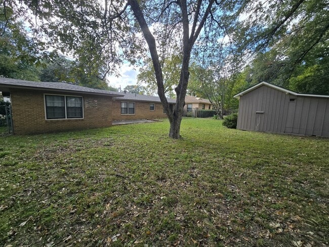 Building Photo - 516 Lehigh Pl