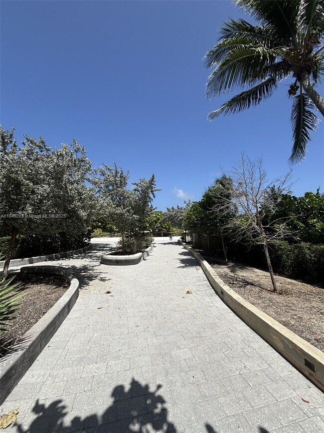 Building Photo - 8900 Collins Ave