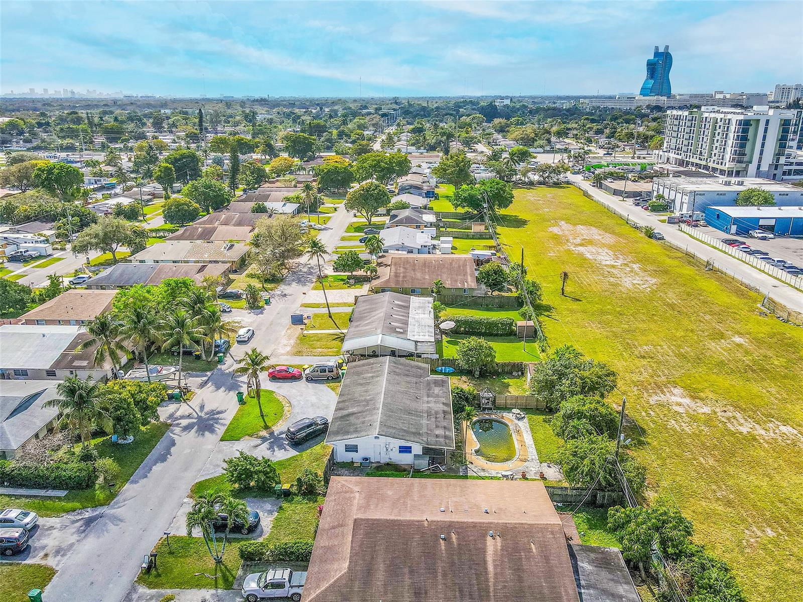 Building Photo - 4681 SW 43rd Ter