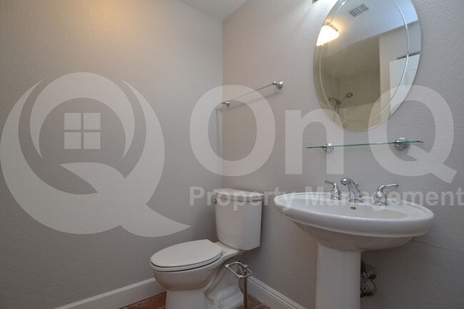 Building Photo - 487 W Calle Monte Vista
