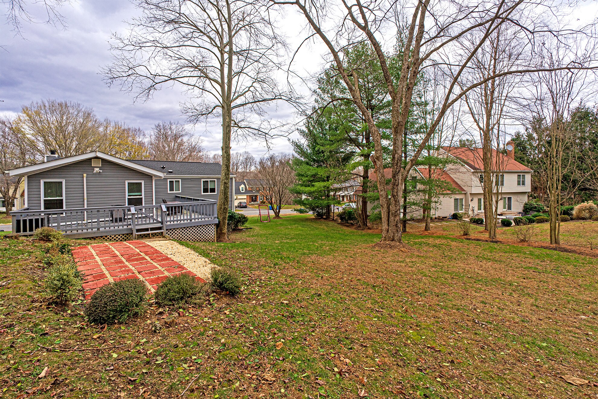 Building Photo - 9705 Locust Hill Dr